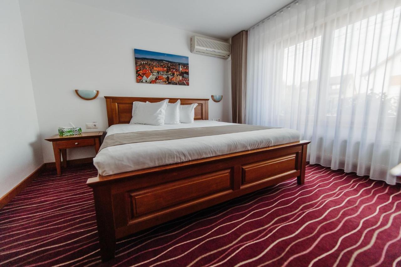 Boutique Damiani Hotel Sibiu Bagian luar foto