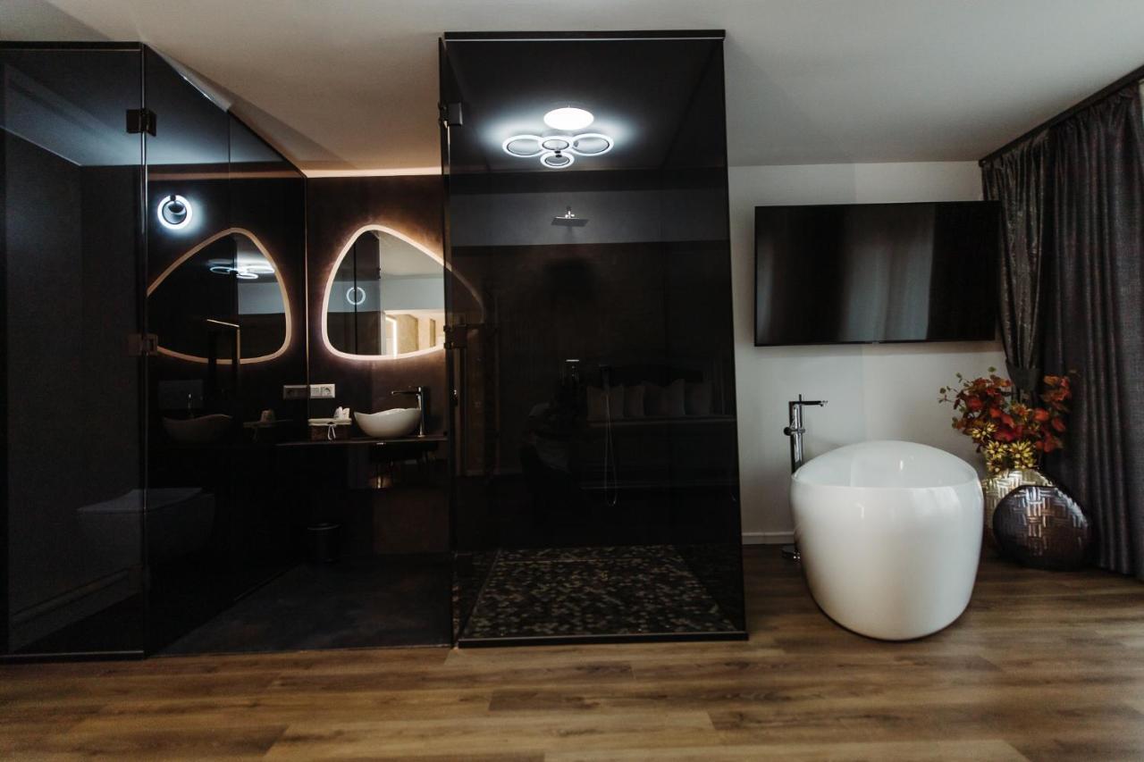 Boutique Damiani Hotel Sibiu Bagian luar foto