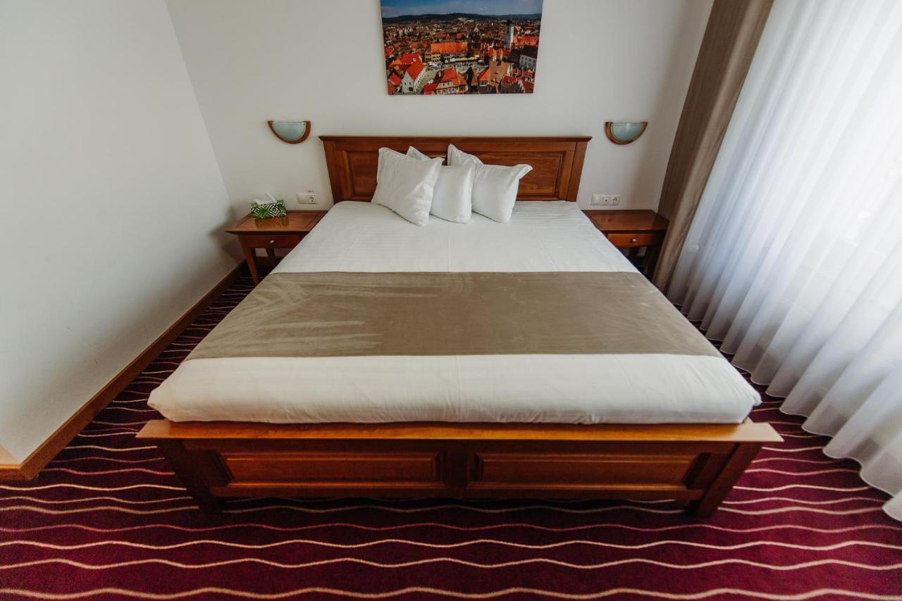 Boutique Damiani Hotel Sibiu Bagian luar foto