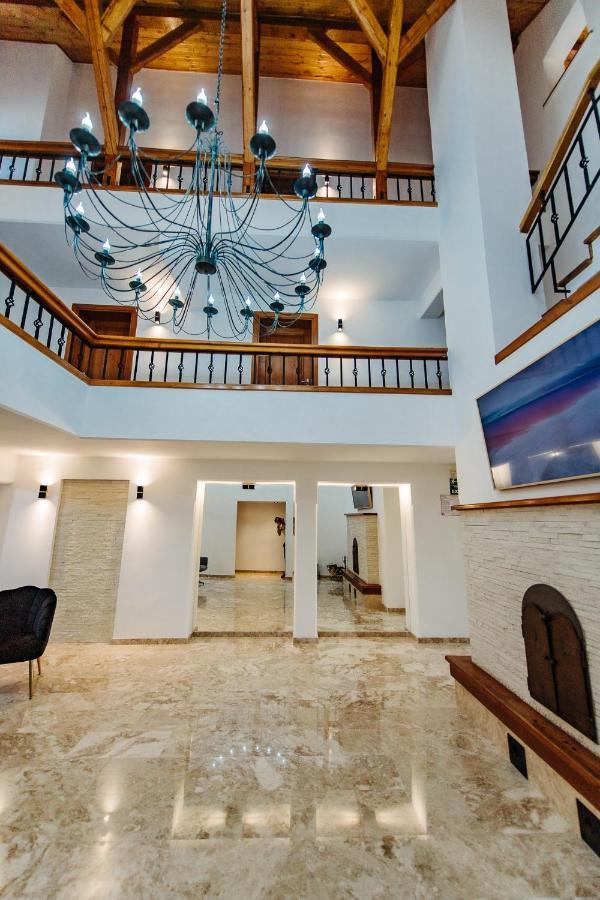 Boutique Damiani Hotel Sibiu Bagian luar foto