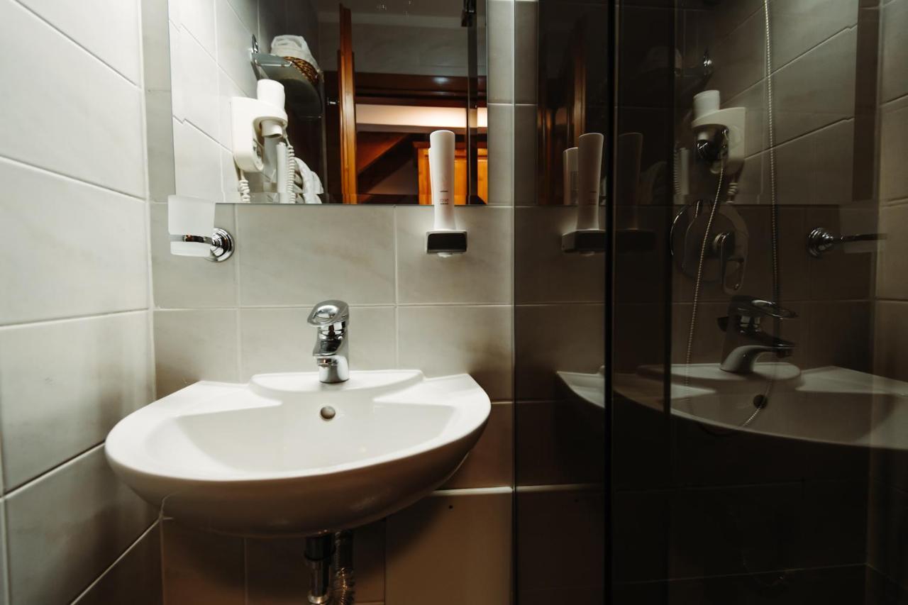 Boutique Damiani Hotel Sibiu Bagian luar foto