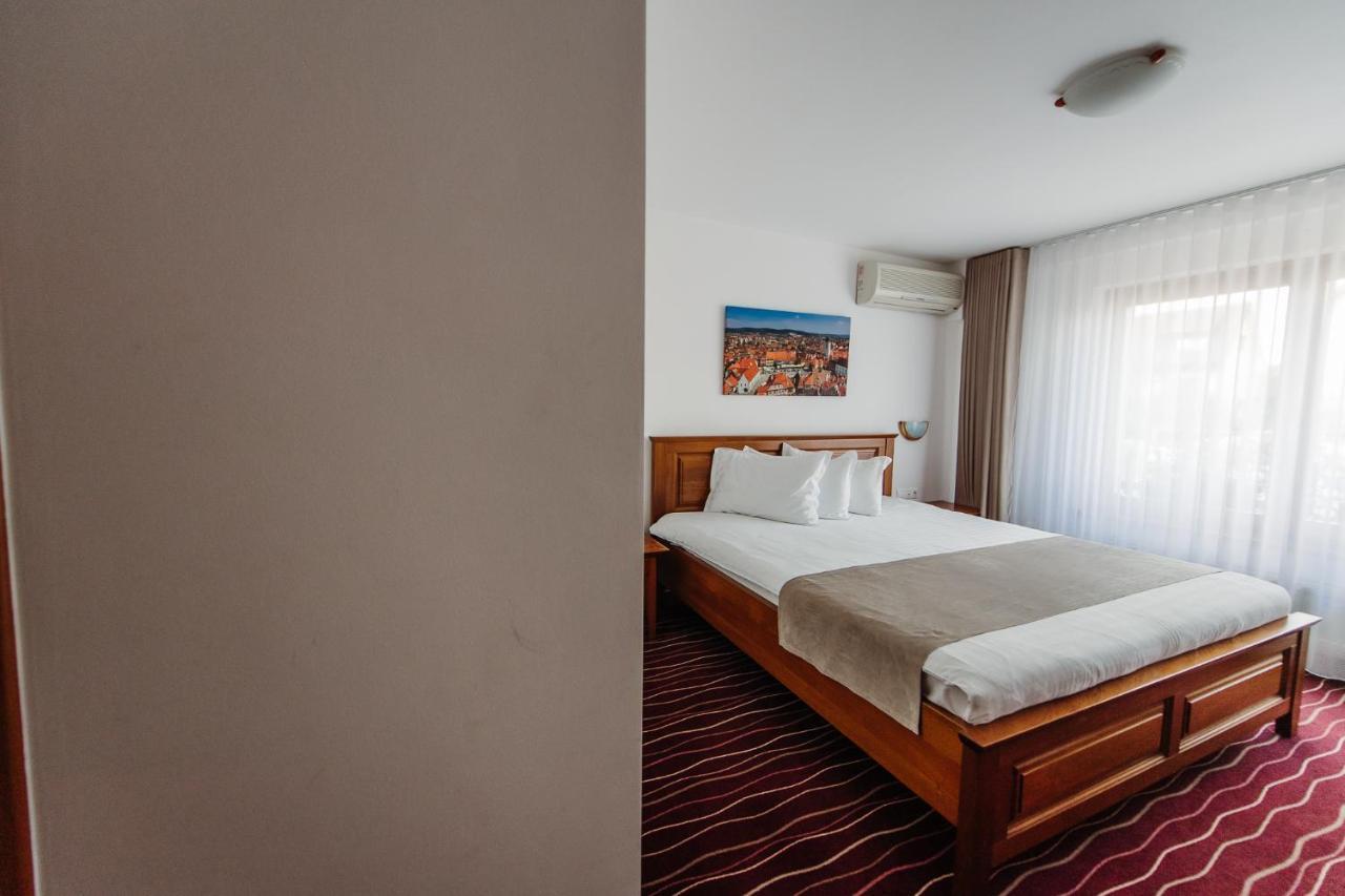 Boutique Damiani Hotel Sibiu Bagian luar foto